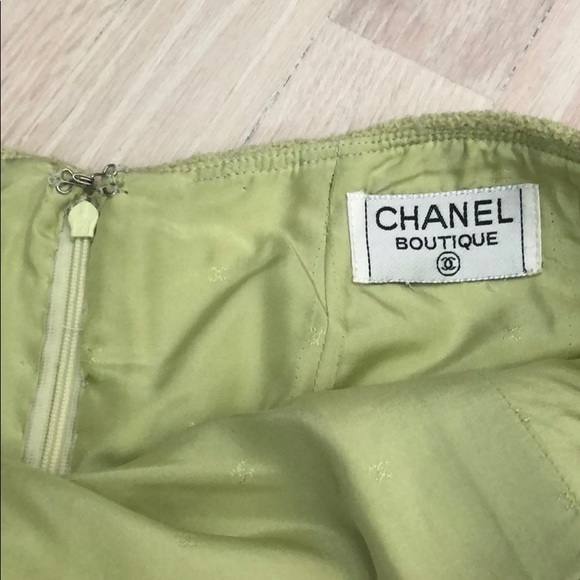 Vintage CHANEL Boutique Green Skirt Suit - Picture 6 of 8